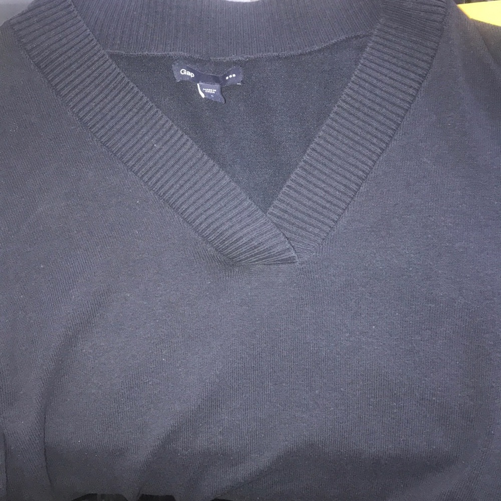 Gap sweater